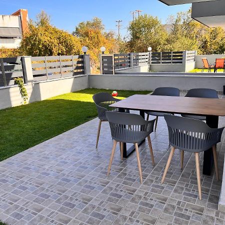 ניקיטי Three Cats Apartment מראה חיצוני תמונה