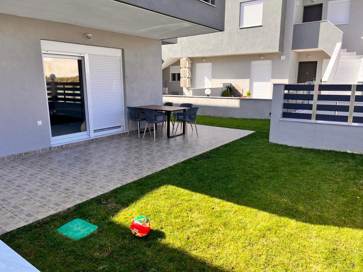 ניקיטי Three Cats Apartment מראה חיצוני תמונה